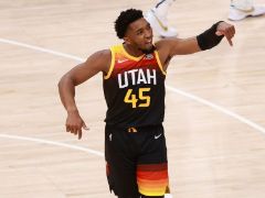 米切尔谈韦德：他把比赛经验传授给了我，把知识传授给了我，对此我非常感激