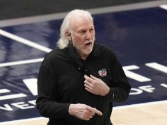 带带年轻人！本赛季马刺平均年龄为25.1岁，为波波执教26年里最年轻的一季