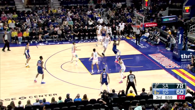 【2021年12月05日 马刺vs勇士集锦】如入无人之境 格林突破双臂暴扣