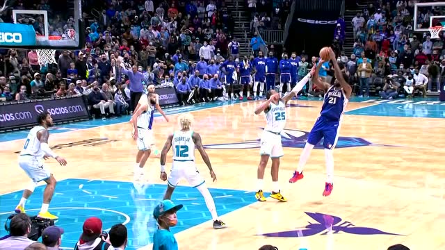 【2021年12月07日 76人vs黄蜂集锦】挺身而出！恩比德中投稳稳命中追平比分