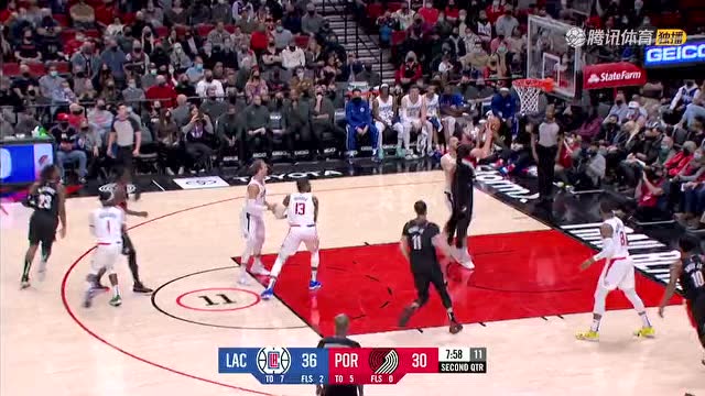 【2021年12月07日 快船vs开拓者集锦】努尔基奇强打祖巴茨 打中！