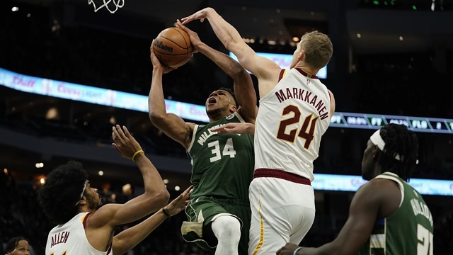 【2021年12月07日 骑士vs雄鹿集锦】马尔卡宁vs雄鹿集锦 全场20+7高射炮防不胜防