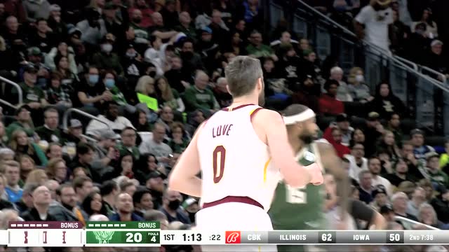 【2021年12月07日 骑士vs雄鹿集锦】挡拆之后往外弹 加兰分球乐福三分穿针