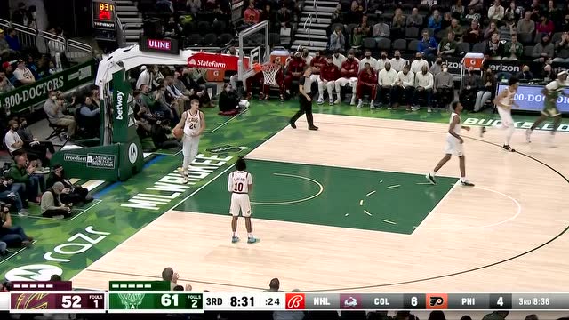 【2021年12月07日 骑士vs雄鹿集锦】万花丛中过片叶不沾身 霍乐迪转身上篮一气呵成