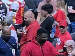 锡安变成真胖虎！体重300斤成NBA第一“巨兽” 不自律恐毁掉一代天才