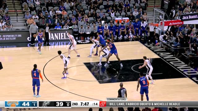 【2021年12月08日】尼克斯vs马刺第2节中文解说回放