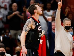 从15连败到7连胜，这是同一只球队吗？