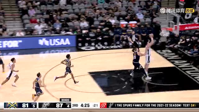 【2021年12月10日 掘金vs马刺集锦】尤班克斯信马由缰挂筐暴扣 约老师防守不成助其一臂之力