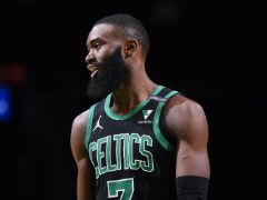 杰伦-布朗因为腿筋问题将缺席明晚对阵太阳队的比赛