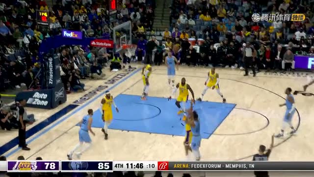 【2021年12月10日 湖人vs灰熊集锦】贝恩绕掩护三分得手 詹姆斯击地妙传塔克