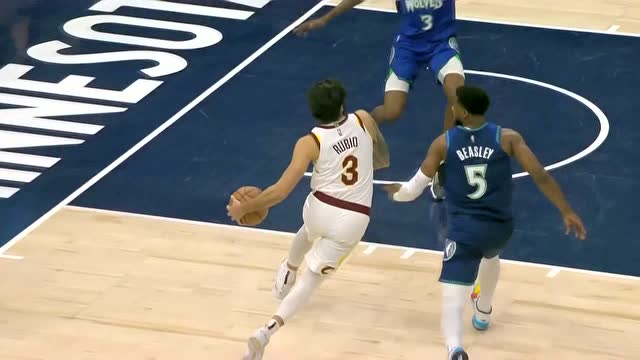 【2021年12月11日 骑士vs森林狼集锦】卢比奥不看人传球秀翻全场 奥科罗顺水推舟上篮打进