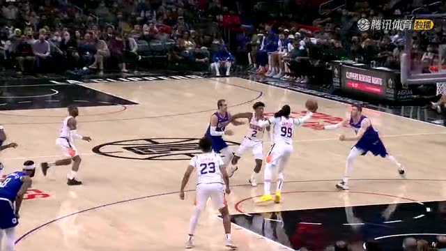 【2021年12月14日 太阳vs快船集锦】老炮反击送出背后写意妙传 布里奇斯跟进暴扣顺理成章