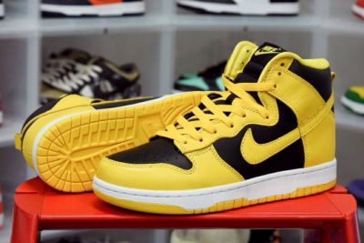 詹姆斯同款 Nike Dunk High Black Varsity Maize