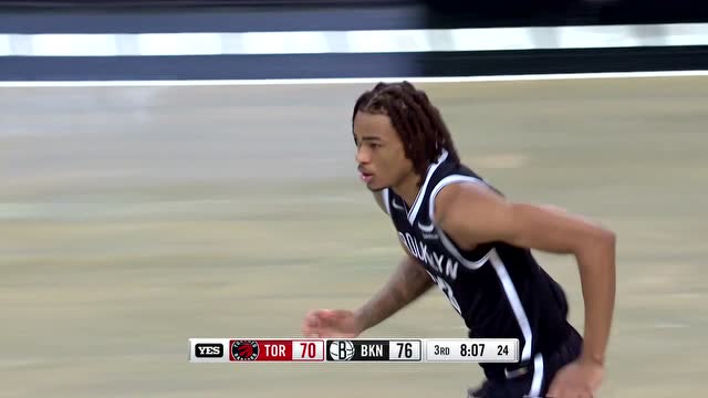 【2021年12月15日 猛龙vs篮网集锦】米尔斯大空位三分不中！四哥一柱擎天抢下篮板双手暴扣