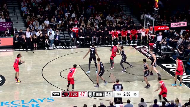 【2021年12月15日 猛龙vs篮网集锦】背打勾手命中！西亚卡姆强吃克拉克森顿