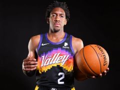 记者：篮网使用10天困难特例签下后卫兰斯顿-加洛韦