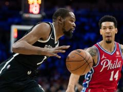 三连胜期间，杜兰特场均39.7分10.3篮板9.3助攻，真实命中率61.5%