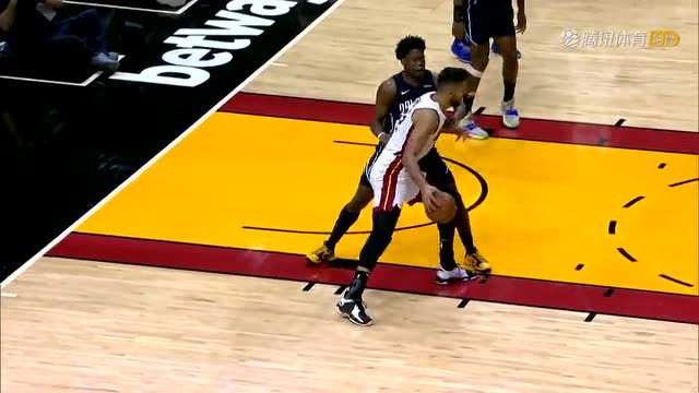 【2021年12月27日 魔术vs热火集锦】无惧单打！文森特传球尤尔特塞文转身勾手打进