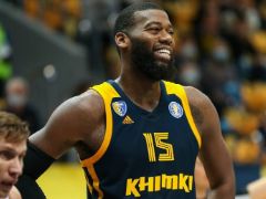 表现还行吧！格雷格-门罗全场11分9篮板6助攻2抢断 正负值为+13