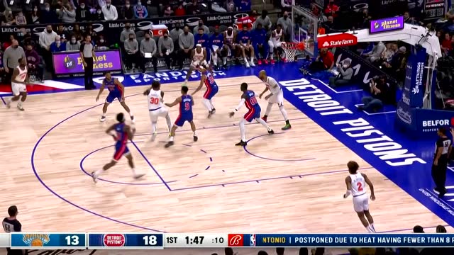 【2021年12月30日 尼克斯vs活塞集锦】横冲直撞！伯克斯长驱直入抛投打成2+1