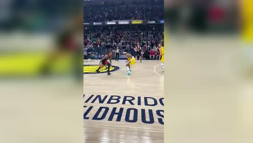 【2022年01月01日 公牛vs步行者集锦】新年快乐啊公牛球迷！现场看德罗赞绝杀手机都抖掉了