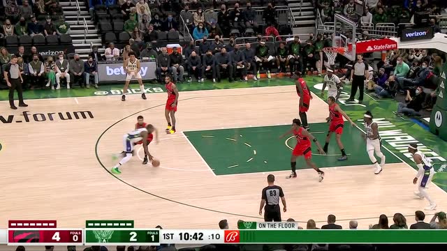 【2022年01月06日 猛龙vs雄鹿集锦】一个字就是干 米德尔顿生突范乔丹打板上篮