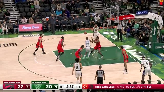 【2022年01月06日 猛龙vs雄鹿集锦】声东击西西晃一枪 米德尔顿喂饼马穆拉什维利暴扣得手