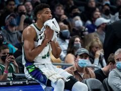 【NBA常规赛】雄鹿vs黄蜂图片集