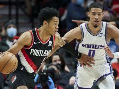 接班利拉德！安芬尼-西蒙斯过去4场比赛场均砍下29分+5.8个三分