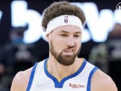 汤神归来炸场！极品女友见证 勇士球迷饱眼福