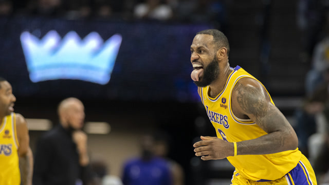 【2022年01月13日 湖人vs国王集锦】湖人队集锦：詹姆斯空砍34分滑翔劈扣独木难支