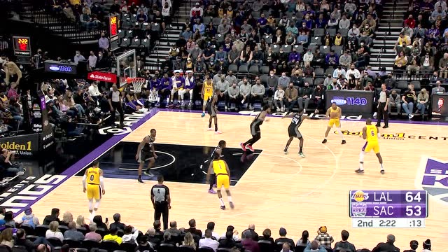 【2022年01月13日 湖人vs国王集锦】超级得分利器！詹姆斯弧顶飙中远距离三分