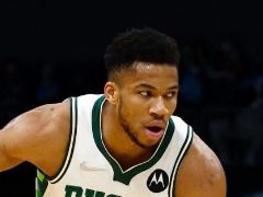 追平乔丹！字母哥砍下三双迎来里程碑