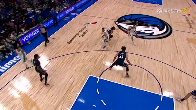【2022年01月16日 魔术vs独行侠集锦】真是纸糊的防守！东契奇空档滑行散步篮下直接上篮