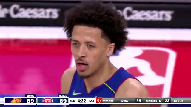 【2022年01月17日 太阳vs活塞集锦】坎宁安反身单臂劈扣太阳2人 却因指人吃技犯遭生涯首次驱逐！