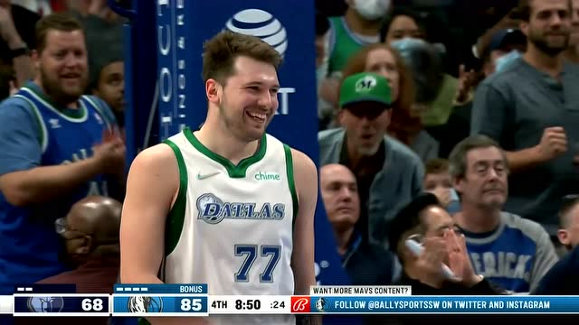 【2022年01月24日 灰熊vs独行侠集锦】东契奇抢断反击一条龙上篮 用纯真微笑来掩饰难以扣篮的尴尬