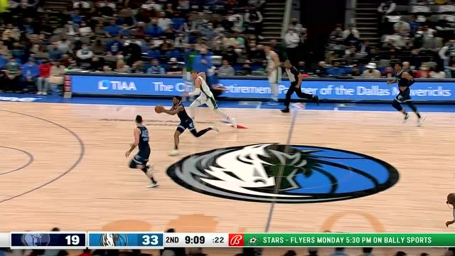 【2022年01月24日 灰熊vs独行侠集锦】这球商杠杠的 梅尔顿利用身体卡住追防的波神助攻孔查尔轻松暴扣