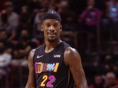 热火现场播音员嘲讽湖人：防守像在保持社交距离