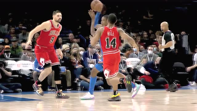 【2022年01月25日 公牛vs雷霆集锦】干的就是这个活儿！杰洛姆抢断妙传穆斯卡拉外线接球就扔