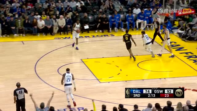 【2022年01月26日 独行侠vs勇士集锦】心有灵犀的默契 库里击地以球领人喂饼小佩顿虐筐