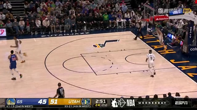 【2022年02月10日 勇士vs爵士集锦】典型的勇士配合！鲁尼手递手助攻库里三分射箭