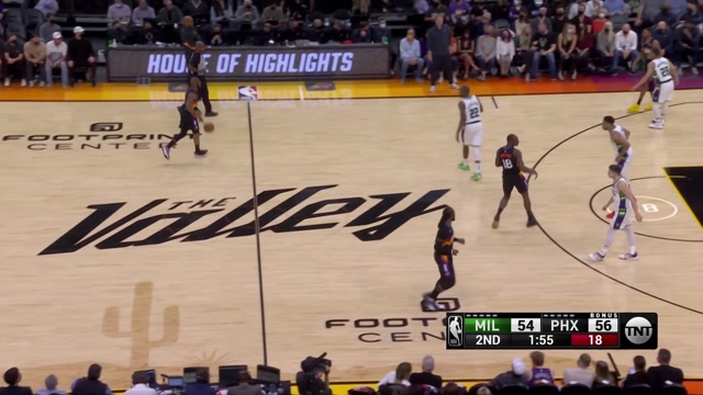 【2022年02月11日 雄鹿vs太阳集锦】老炮招牌撤步中距离潇洒写意 再助克劳德三分命中拉大分差