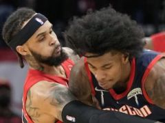 特伦特42分猛龙豪取8连胜 小波特30分难阻火箭40败西部首队