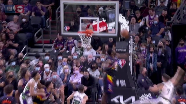 【2022年02月11日 雄鹿vs太阳集锦】顿宝守株待兔冒个结结实实 老黄忠滑翔劈扣领先来到20分