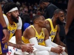 名记曝光湖人截止日内幕：教练组曾施压送走威少 与多队交易谈崩