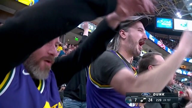 【2022年02月12日 魔术vs爵士集锦】找到制高点就能让比赛变得简单 康利直塞篮下怀特塞德双手暴扣