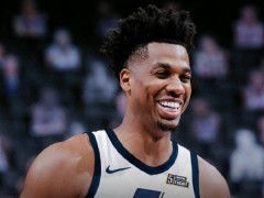 高性价比底薪球员！白边两战狂抢35板9帽创3纪录