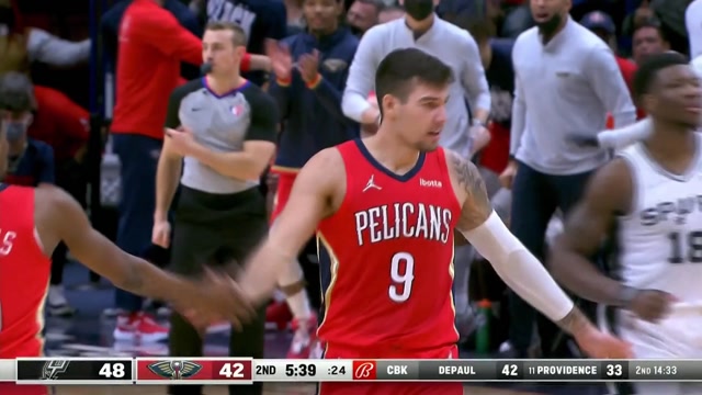 【2022年02月13日 马刺vs鹈鹕集锦】无所畏惧！埃尔南戈麦斯禁区顶着小萨上篮得手