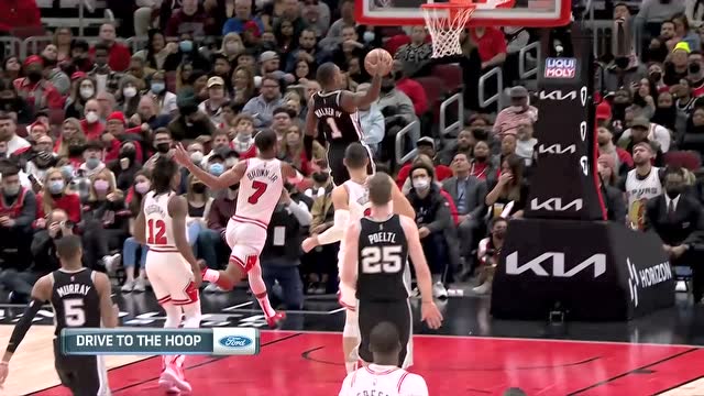 【2022年02月15日 马刺vs公牛集锦】扣篮大赛预演？沃克比赛场腾空而起上演弯弓拉月