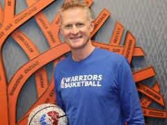 科尔赛后：我们防守端表现相当不理想